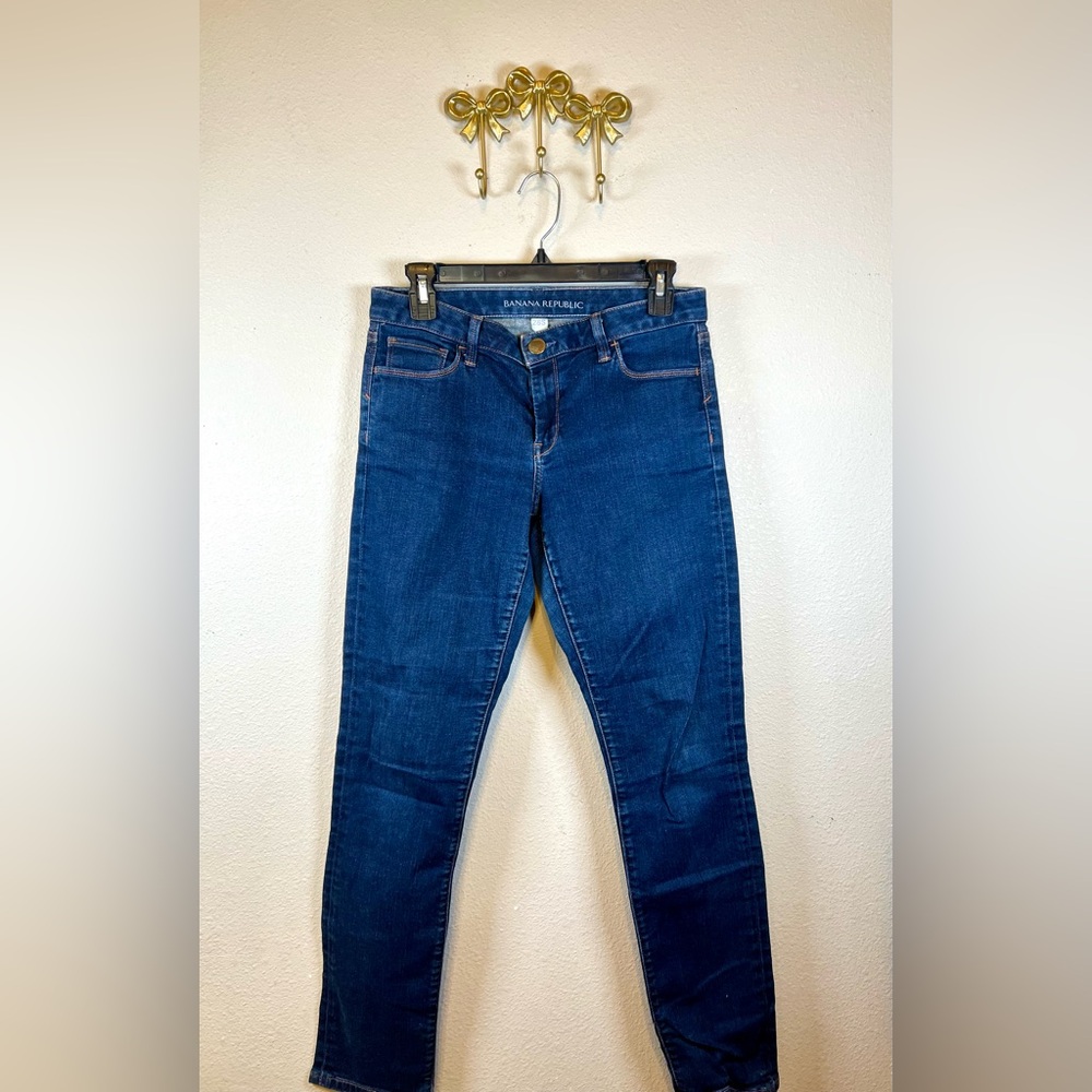 Banana Republic Dark Blue Denim  Skinny Jeans. Size 28S